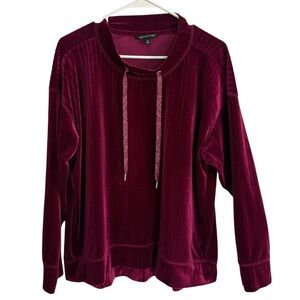 Zac & Rachel Woman’s Rib Velour Top with Metallic Drawstrings. Burgundy size XL